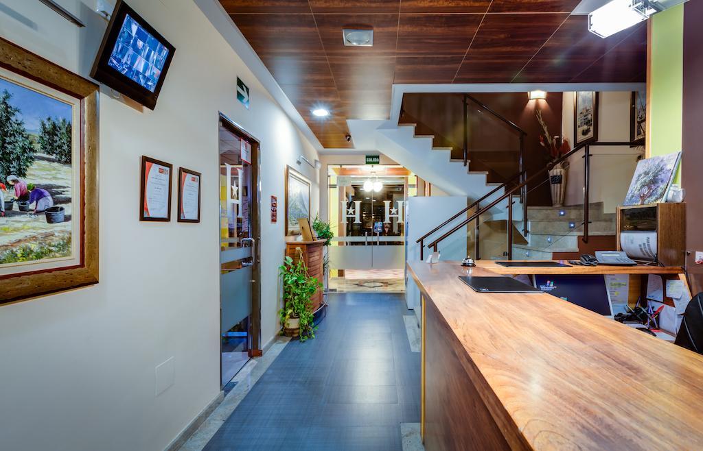 Hotel Ciudad De Мартос Экстерьер фото