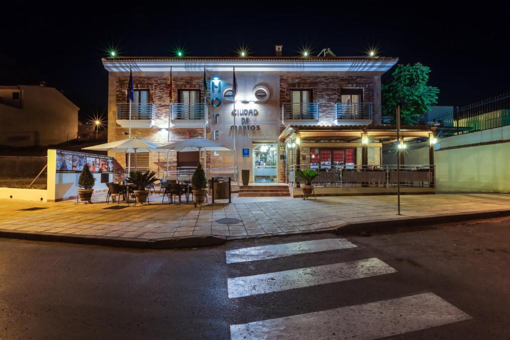 Hotel Ciudad De Мартос Экстерьер фото